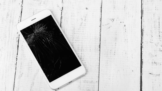 iPhoneが突然電源が落ちる!?トラブルシューティングの方法 2 AdobeStock 74421292