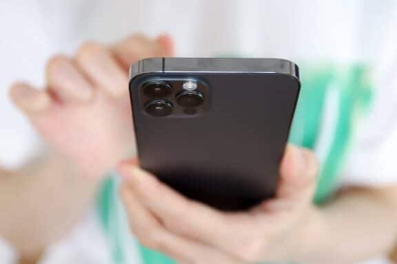 iphone e382abe383a1e383a9 e79c9fe381a3e9bb92e381aee8a7a3e6b1bae7ad96efbc81e382abe383a1e383a9e38292e6ada3e5b8b8e381abe688bbe38199e7b0a1